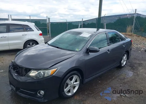 2013 Toyota Camry Se z USA, uszkodzony, nr VIN 4T1BF1FK5DU651690